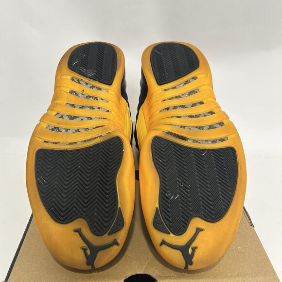 Athletic_Shoes